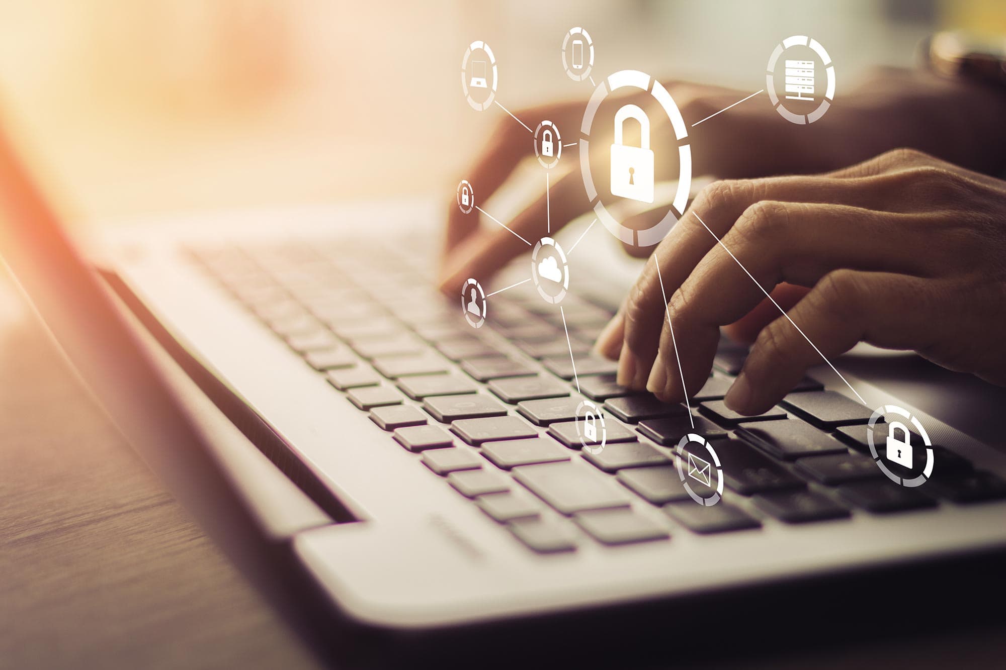 IT-Sicherheit und Arbeit am Notebook